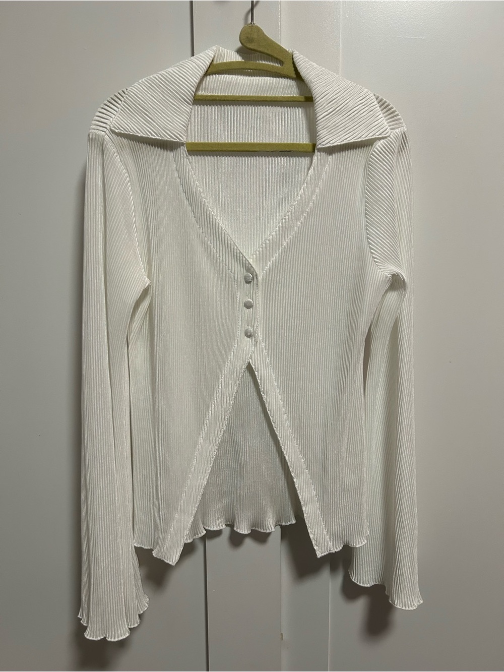 Lyaner White Ribbed V-Neck Buttoned Collared Top Size: M
